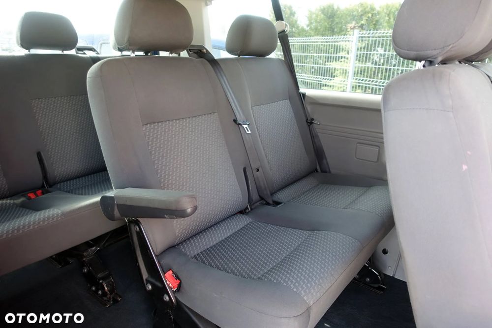 Volkswagen Caravelle - 15