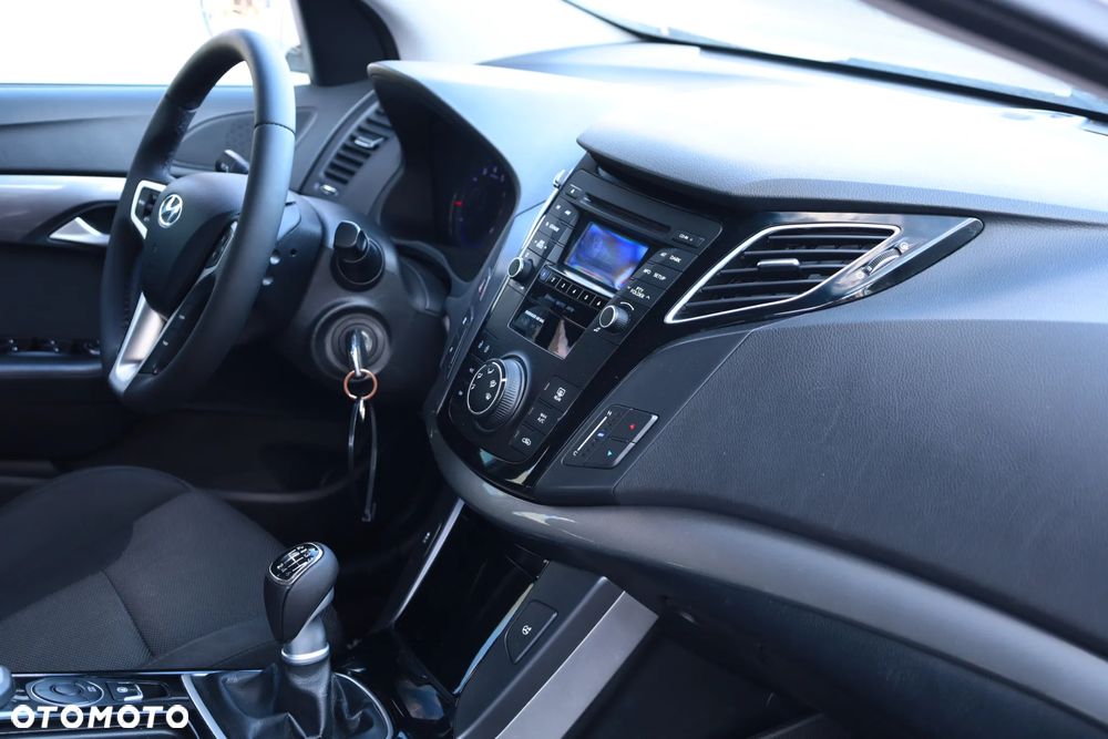 Hyundai i40 Kombi blue 1.6 Family+ - 14