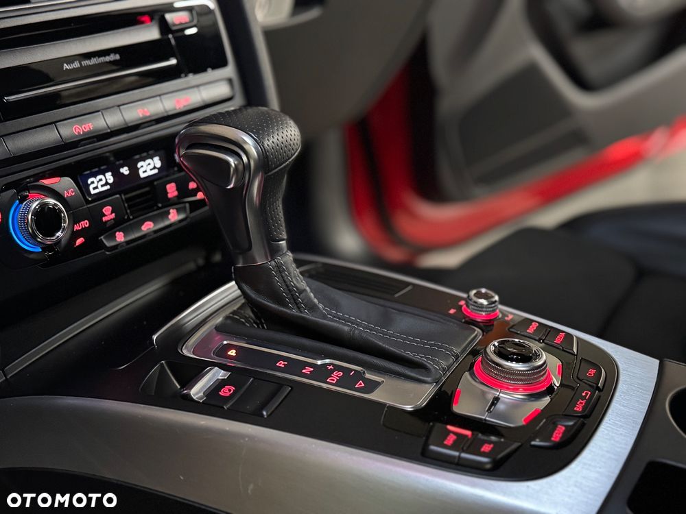 Audi A4 Avant 2.0 TDI DPF clean diesel quattro S tronic S line Sportpaket - 33