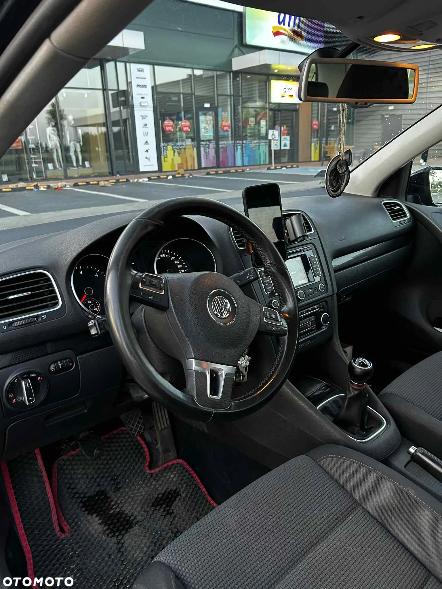 Volkswagen Golf VI 1.6 TDI Comfortline - 6