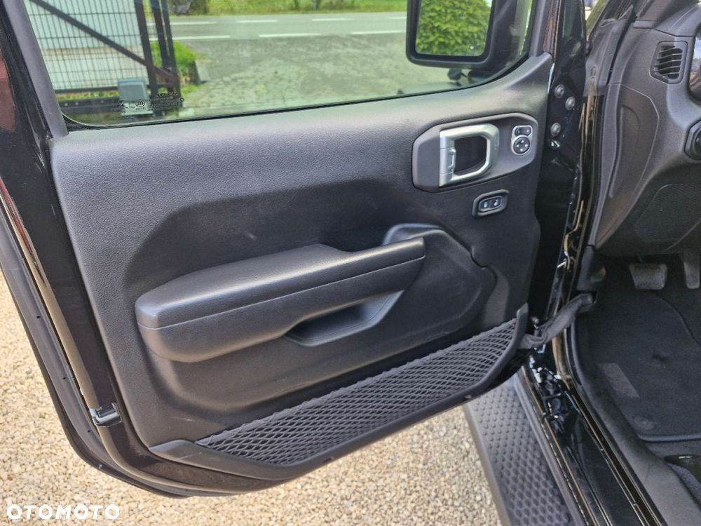 Jeep Wrangler - 15