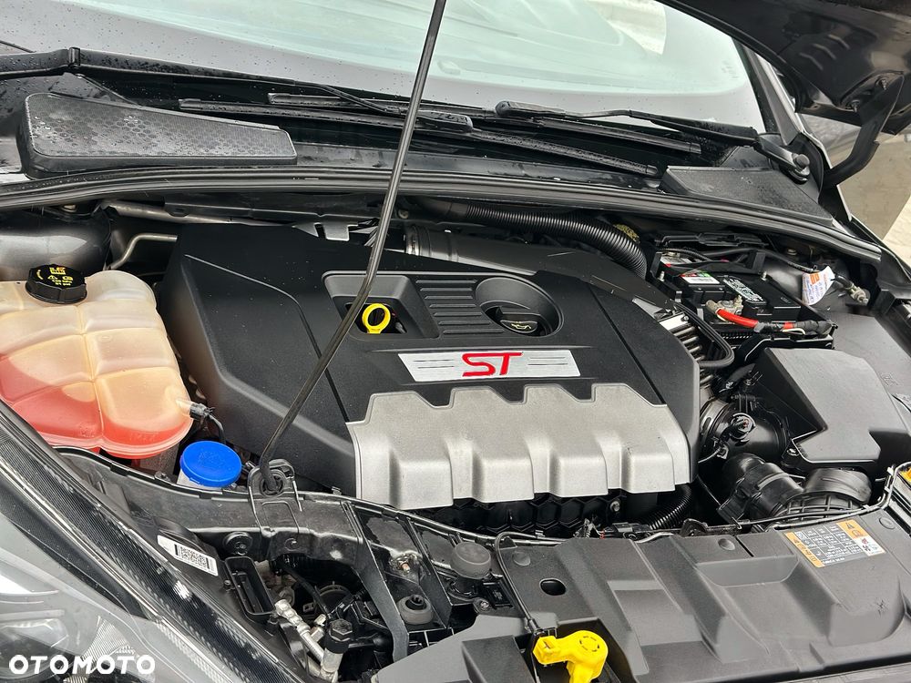 Ford Focus 2.0 EcoBoost ST mit Leder-Sport-Paket - 32