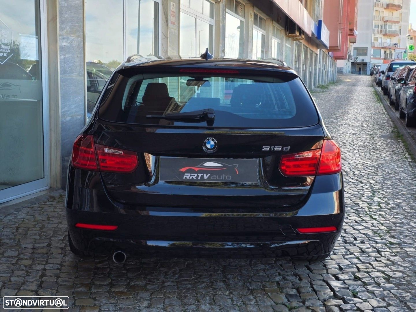 BMW 318 d Touring - 14