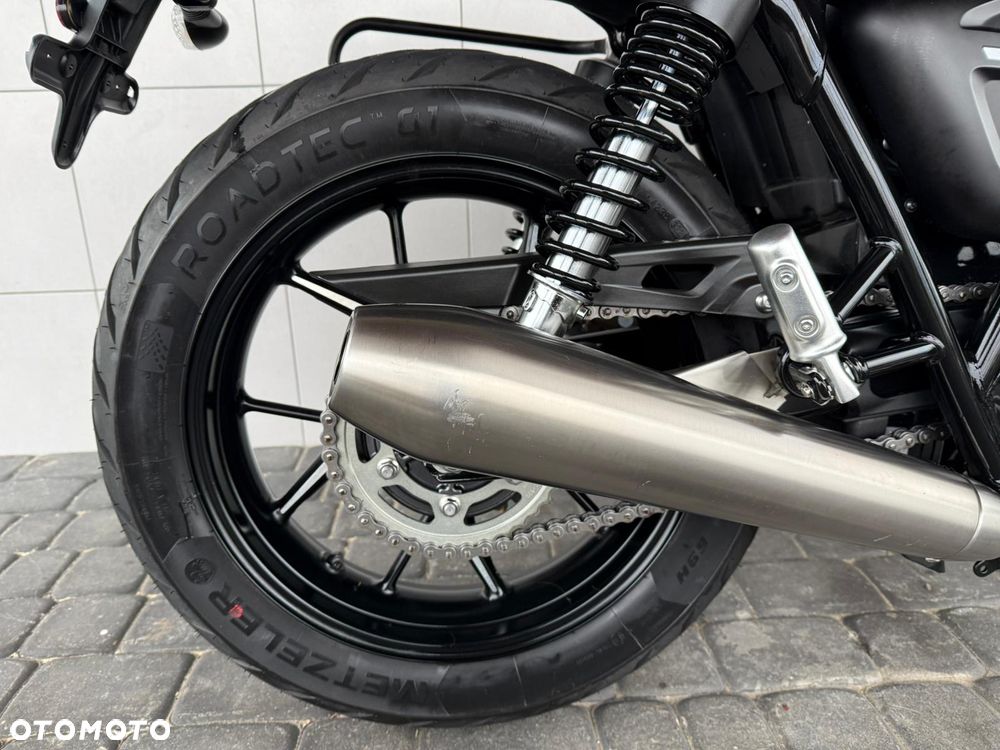 Triumph Street Twin - 24