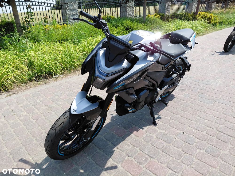 CFMoto NK - 1