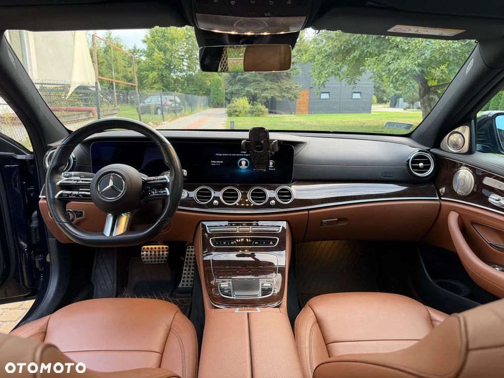 Mercedes-Benz Klasa E 300 de AMG - 8