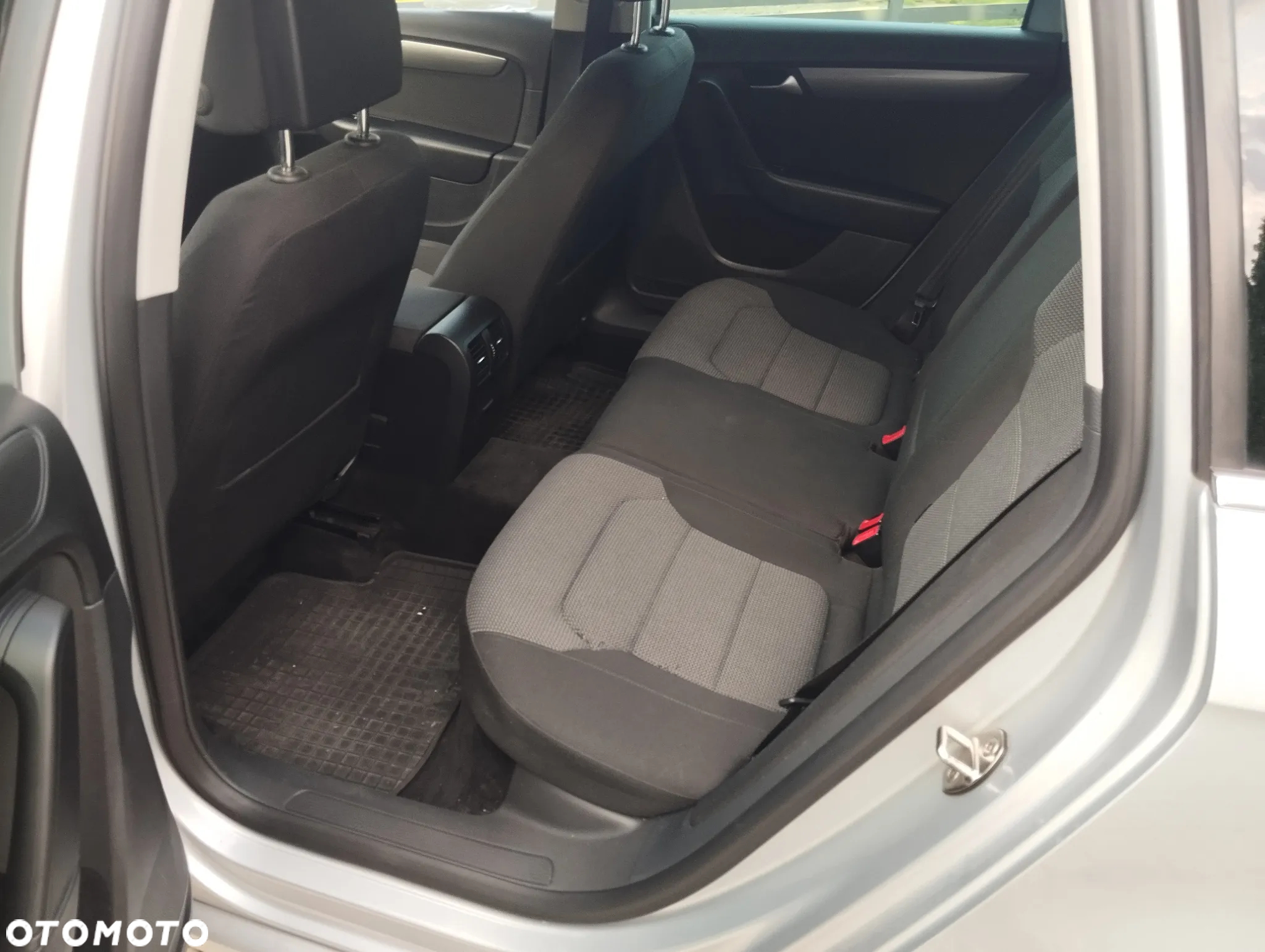 Volkswagen Passat 2.0 TDI Comfortline - 9