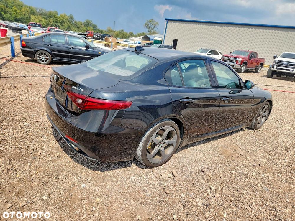 Alfa Romeo Giulia 2018 photo 4