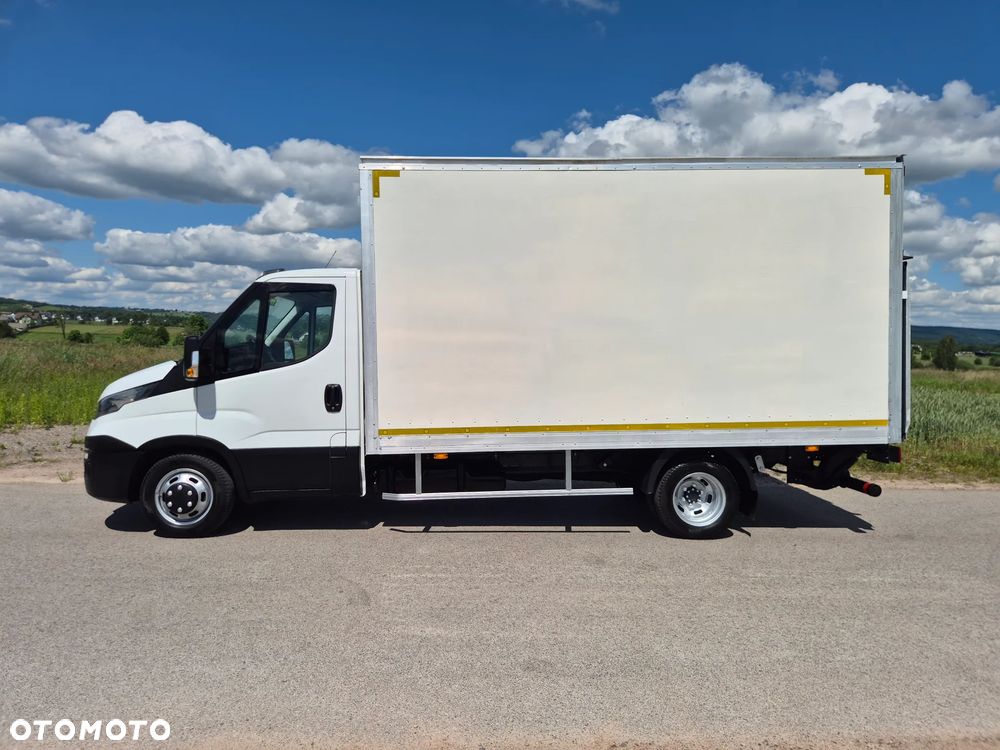 Iveco DAILY 35C15 KONTENER 4.30M WINDA SORENSEN 750KG SALON PL 2017R - 9