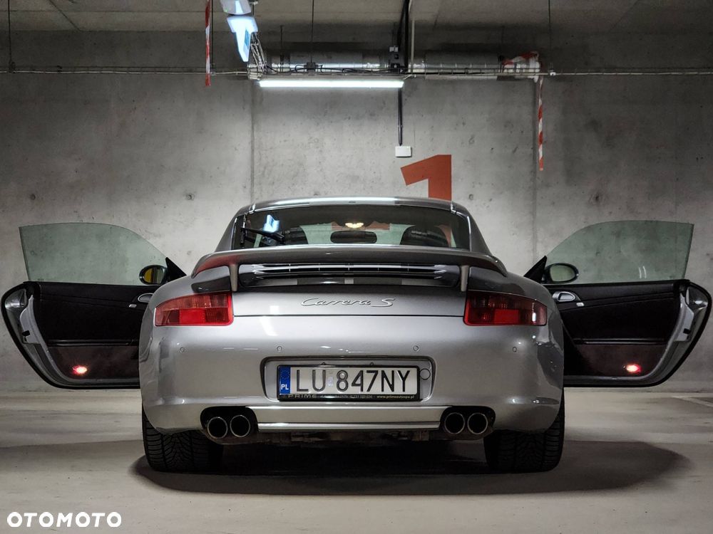 Porsche 911 Carrera S - 32