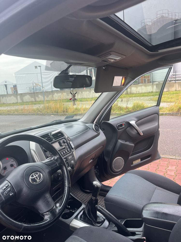 Toyota RAV4 2.0 D-4D 4x4 - 4