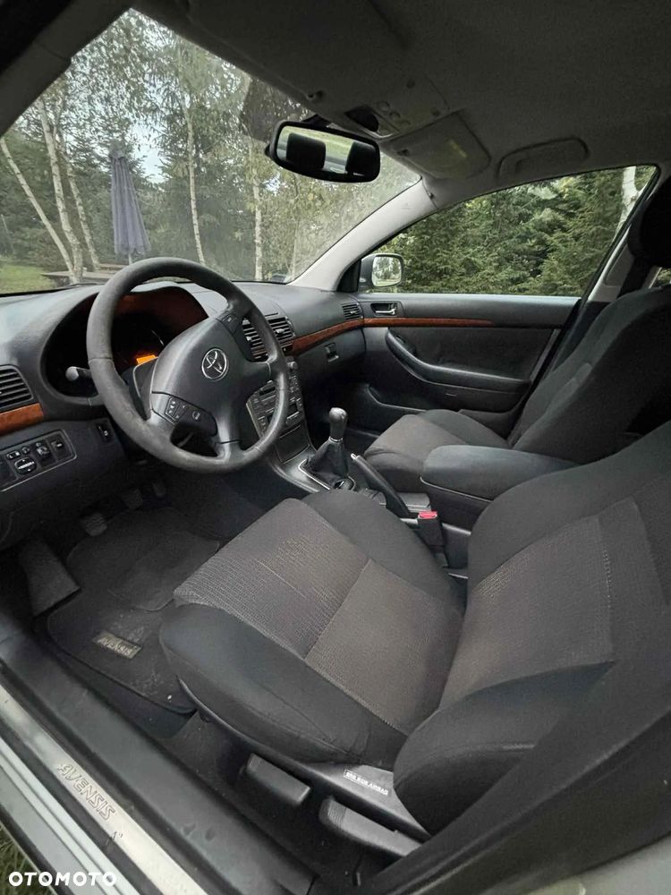 Toyota Avensis - 9