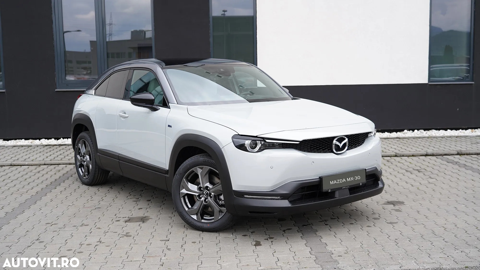 Mazda MX-30 e-Skyactiv EV Makoto (Modern Confidence) - 3