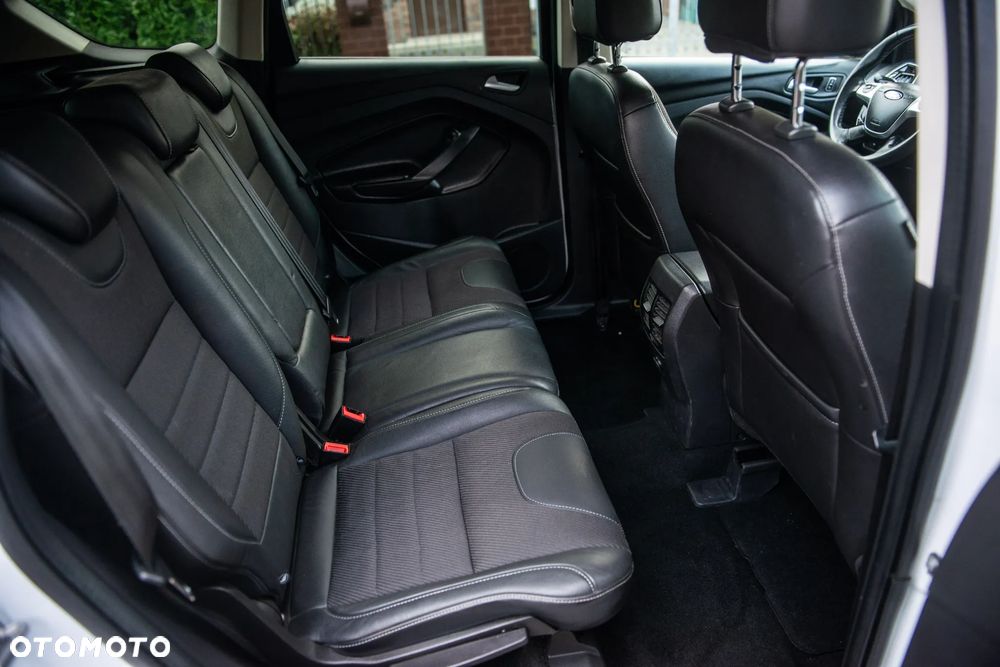 Ford Kuga 2.0 TDCi 4x4 Titanium - 25