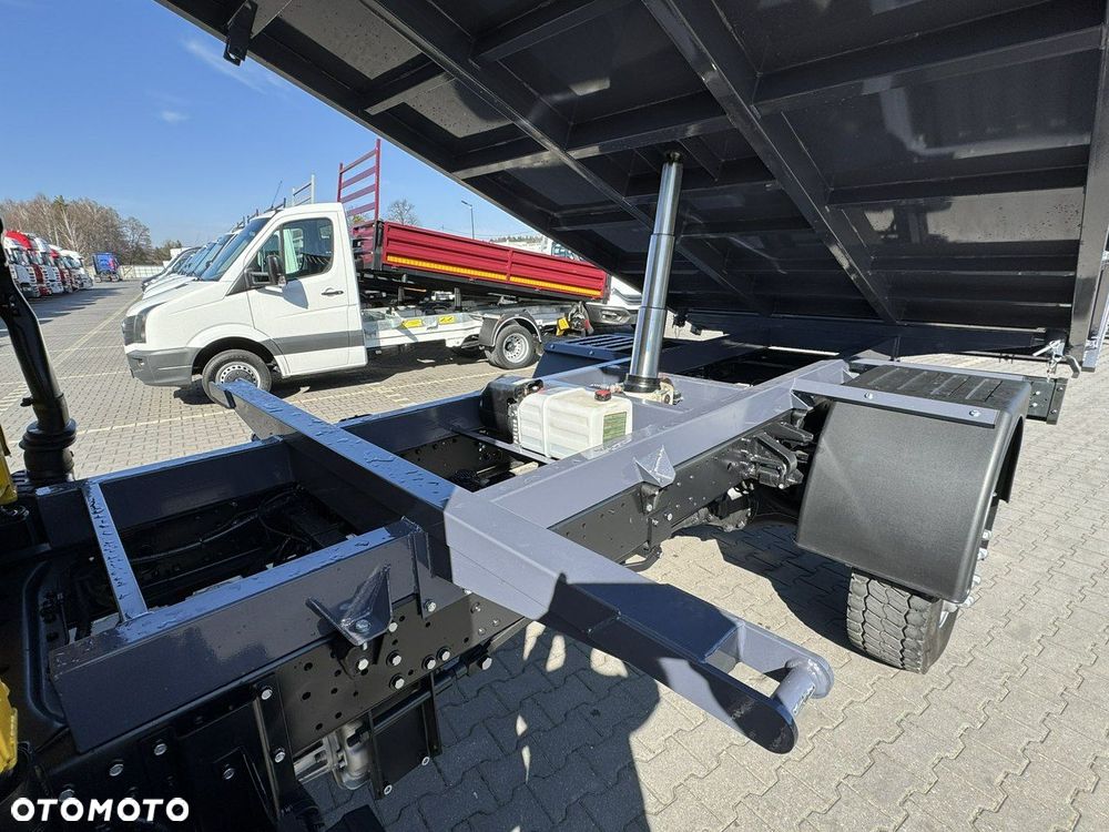 Mitsubishi Canter Fuso 4x4 17C18D 4.9/180KM Wywrotka 3-stronna - 11