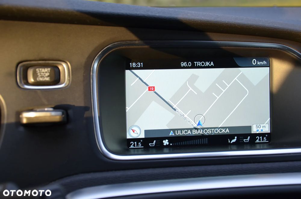 Volvo V40 Cross Country D2 Momentum - 18