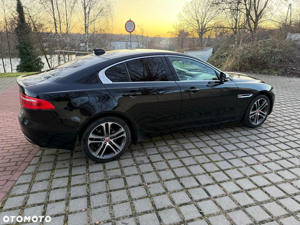 Jaguar XE 2.0 D Prestige - 12
