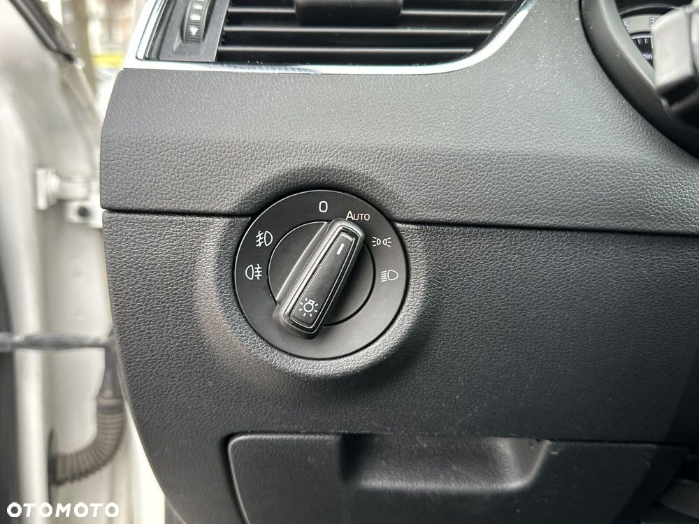 Skoda Octavia 2.0 TDI SCR Style DSG - 27