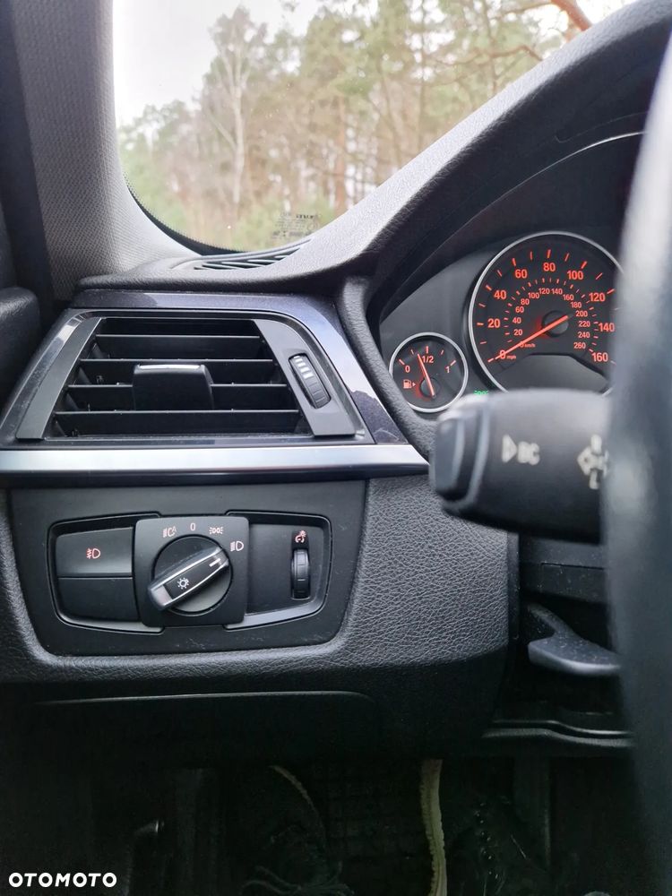 BMW Seria 3 328i Luxury Line - 20