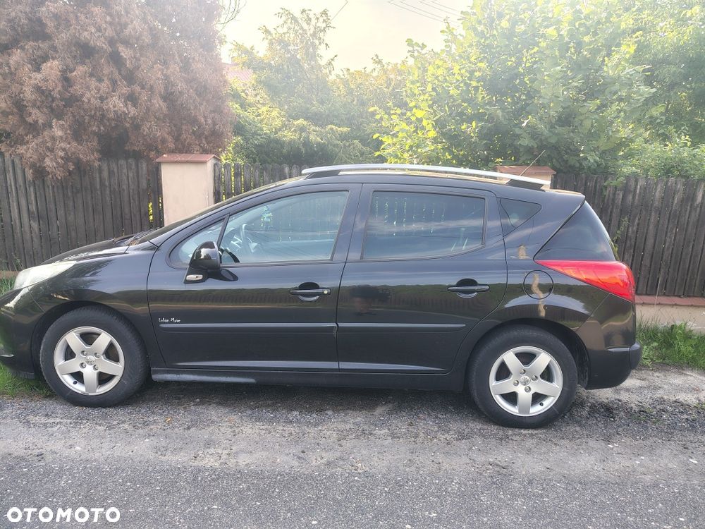 Peugeot 207 - 1