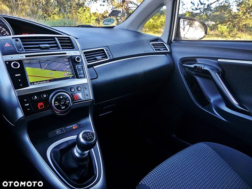 Toyota Verso 1.6 D-4D Premium - 34