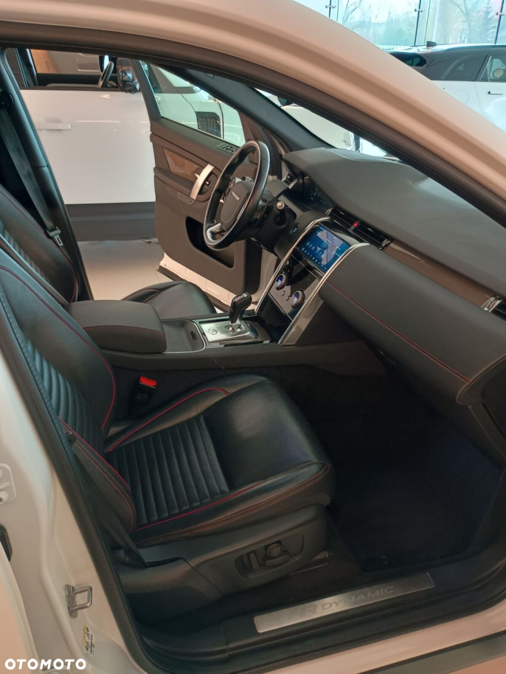 Land Rover Discovery Sport - 11