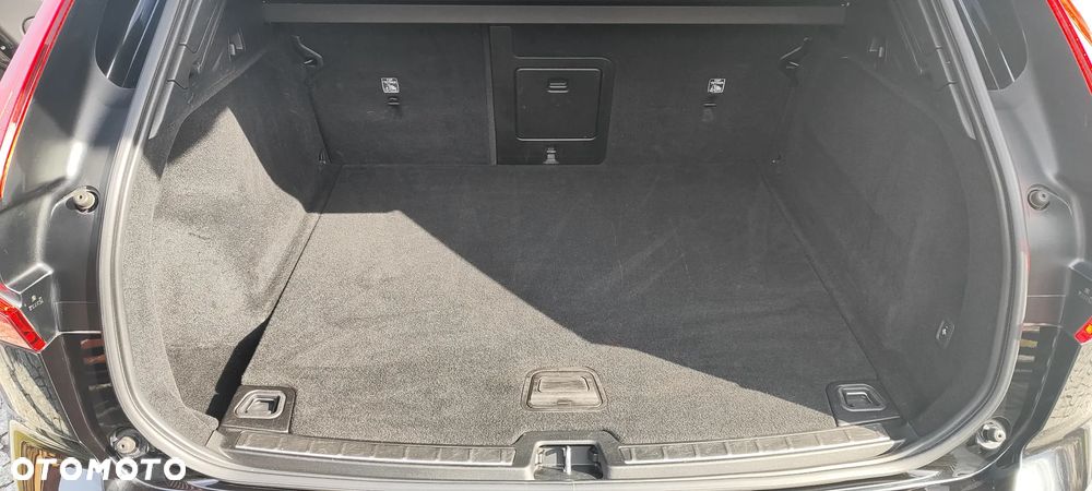 Volvo XC 60 D4 R-Design - 12