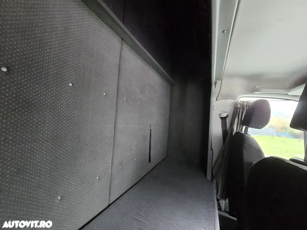 Volkswagen Crafter - 11