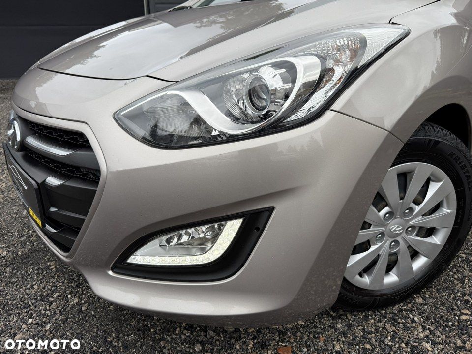 Hyundai i30 1.4 Premiere Comfort - 2