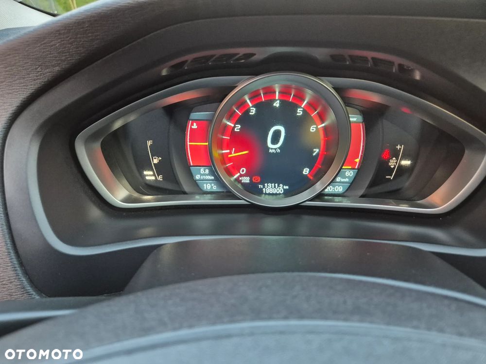 Volvo V40 T2 Kinetic - 23