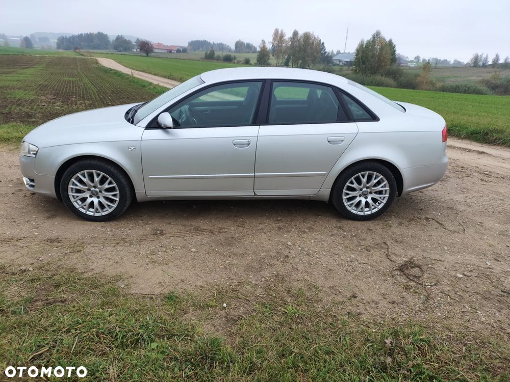 Audi A4 Limousine - 6