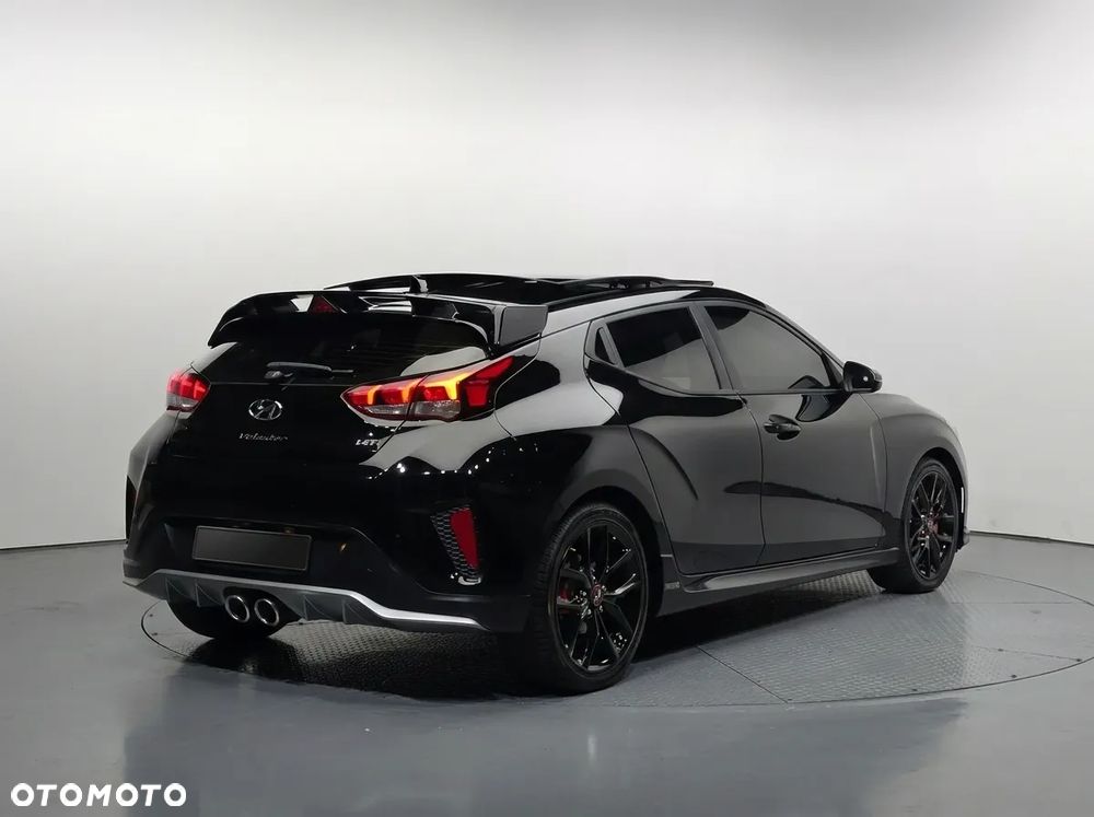 Hyundai Veloster - 4