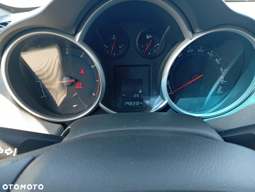 Chevrolet Cruze - 10