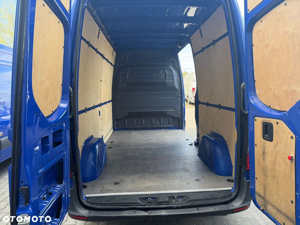 Mercedes-Benz Sprinter - 10