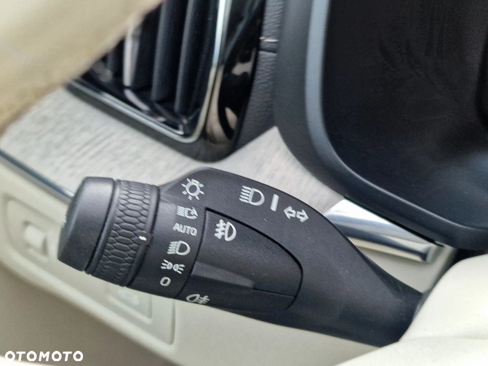 Volvo XC 60 D4 Inscription - 36