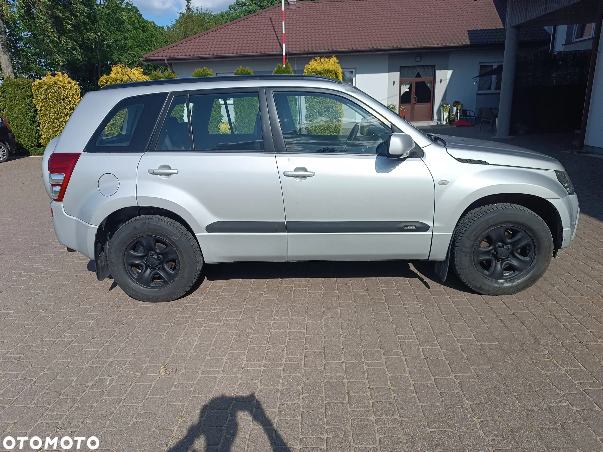 Suzuki Grand Vitara 2.0 - 12