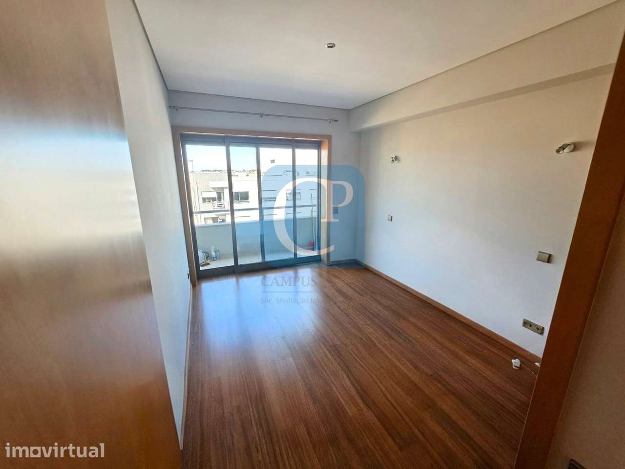 T2Kit com terraço junto ao Hotel Axis - S. Mamede Infesta, Matosinhos - Grande imagem: 4/9