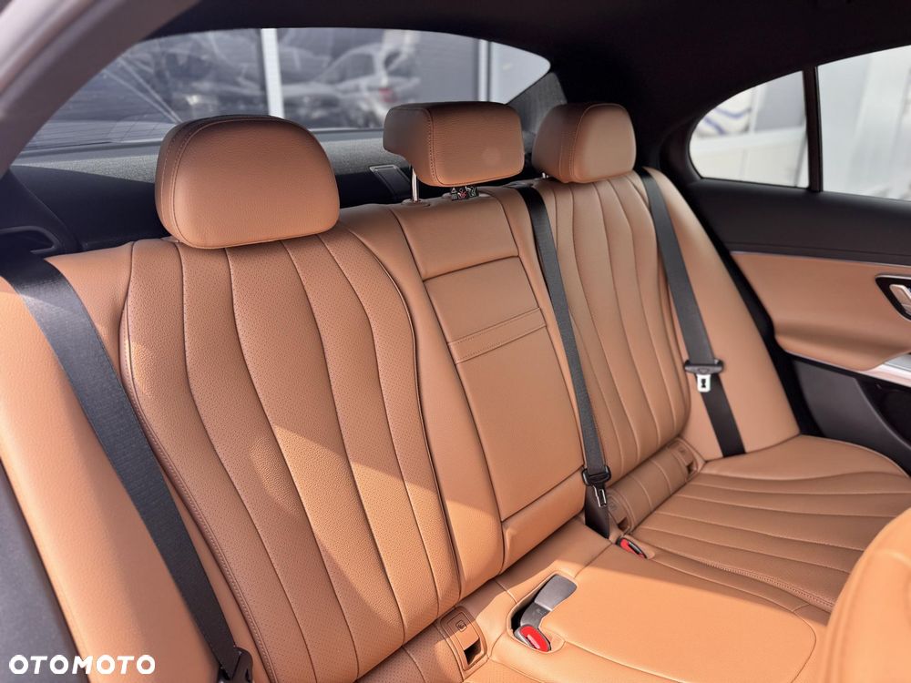 Mercedes-Benz Klasa E 200 d 9G-TRONIC AVANTGARDE Line NIGHT Edition - 14