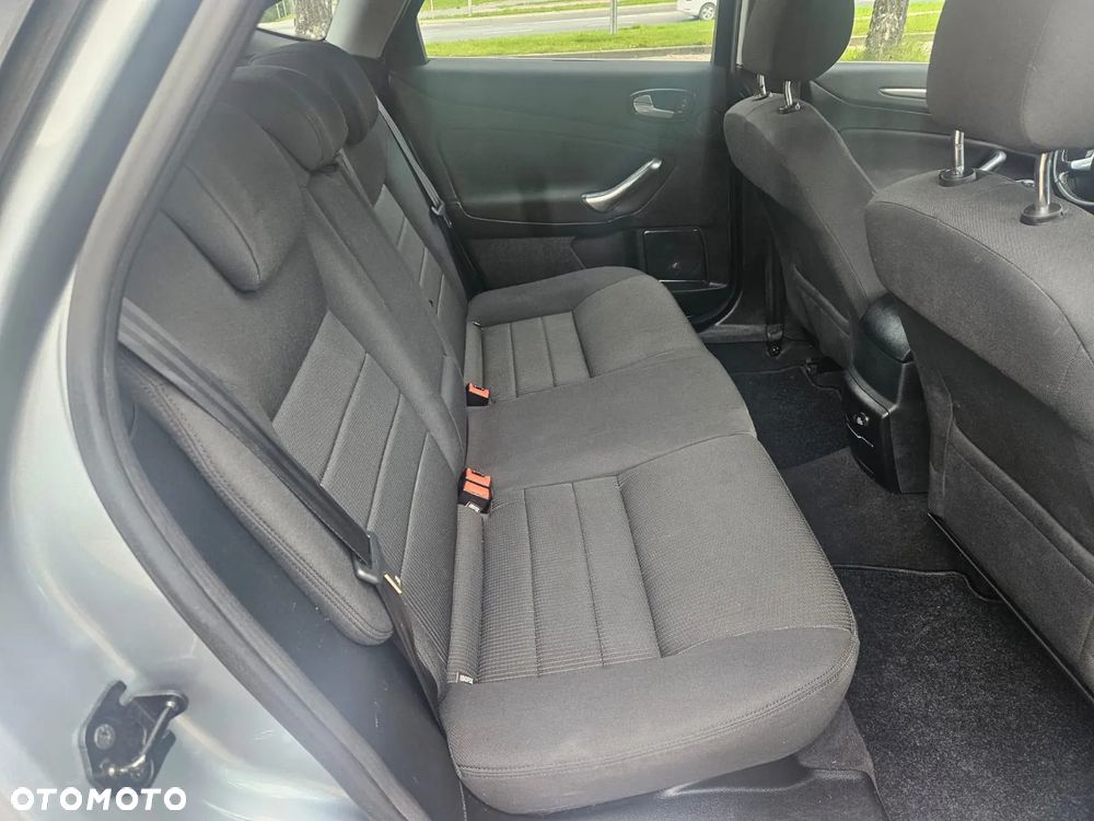 Ford Mondeo 2.0 Trend - 14