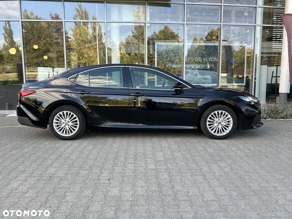 Toyota Camry - 6