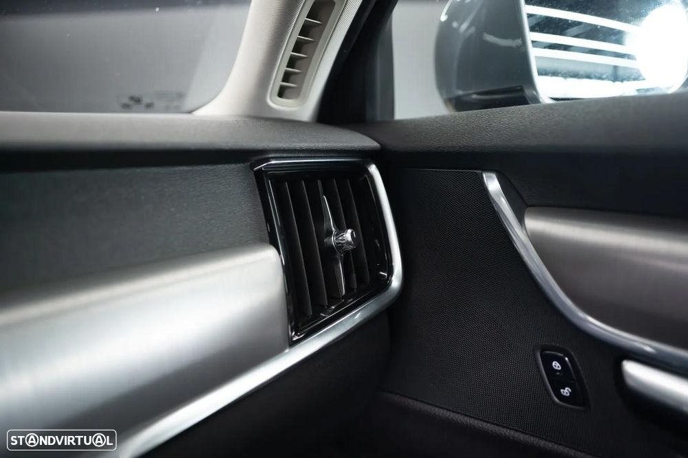 Volvo S90 2.0 D4 Momentum Geartronic - 42