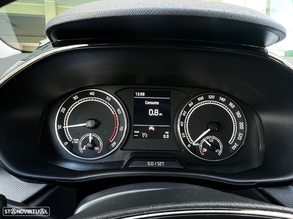 Skoda Fabia 1.0 MPI First Edition - 45