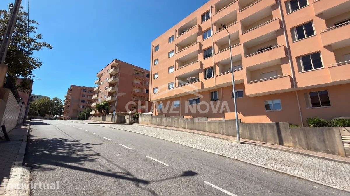 JD - Apartamento T1+1 Último Piso, Lugar Garagem, Canidelo. Mobilado - Grande imagem: 4/22