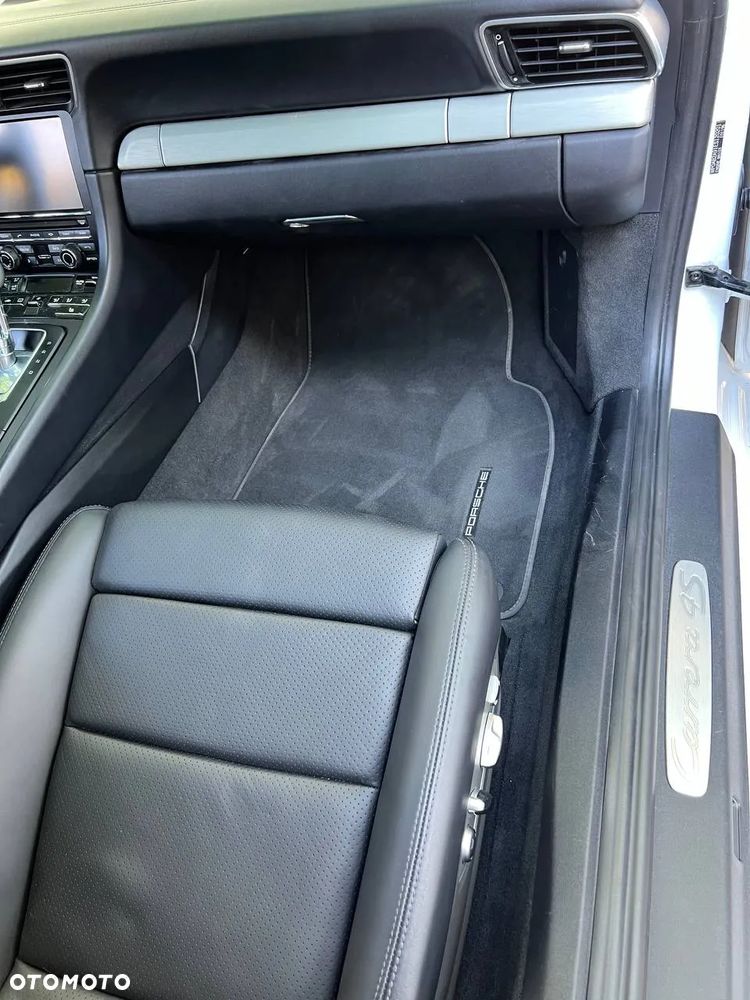 Porsche 911 Carrera 4S PDK - 16