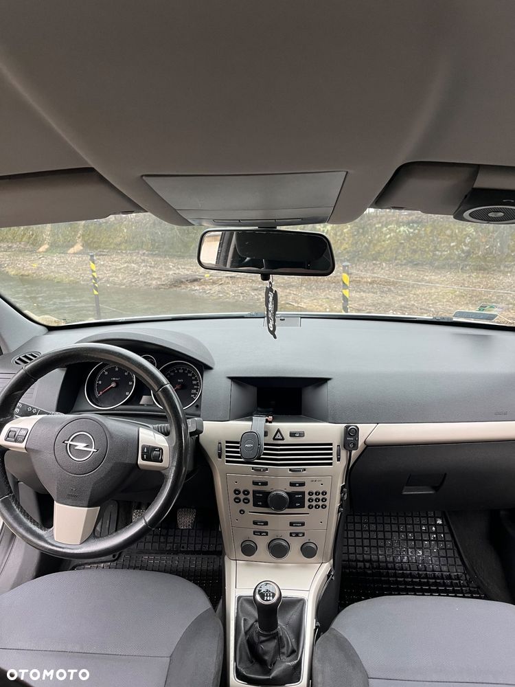 Opel Astra 1.3 CDTI Essentia - 11