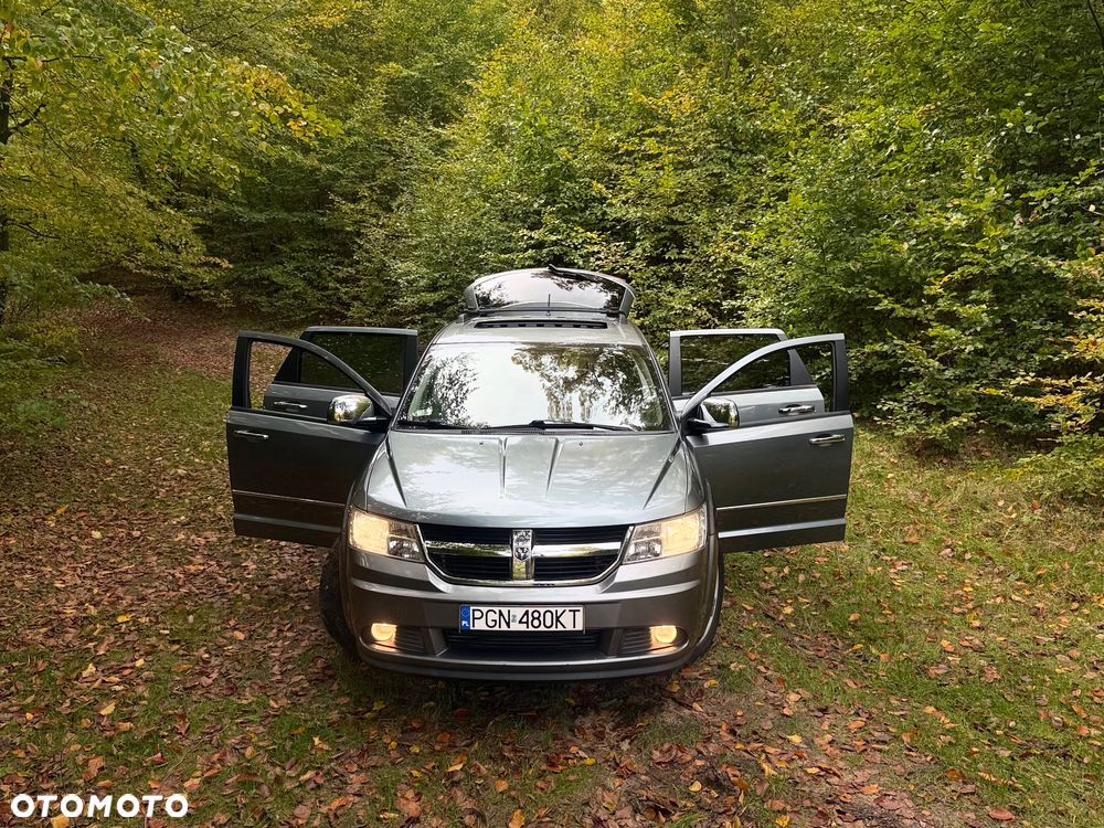Dodge Journey 2010 photo 3