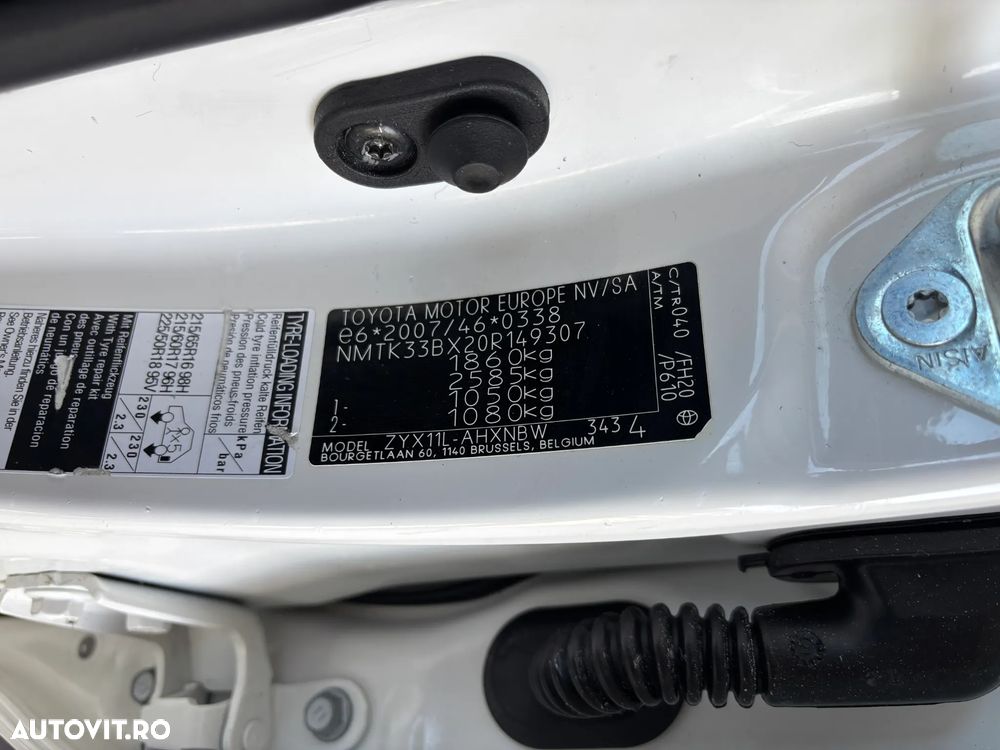 Toyota C-HR 1.8 HSD 4x2 CVT C-enter - 40