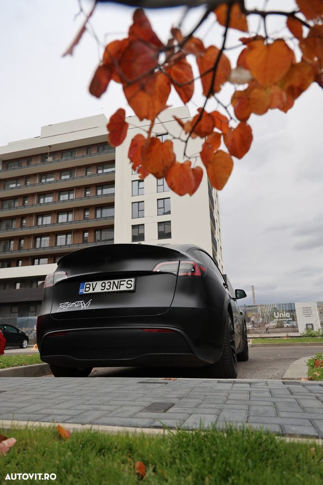 Tesla Model Y Performance Dual Motor AWD - 20