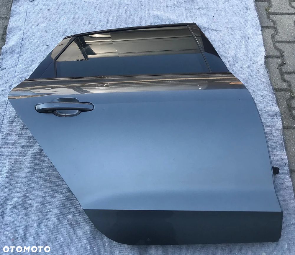 Audi A4 B9 8W Lift sedan limo drzwi tył prawe LZ7S - 1