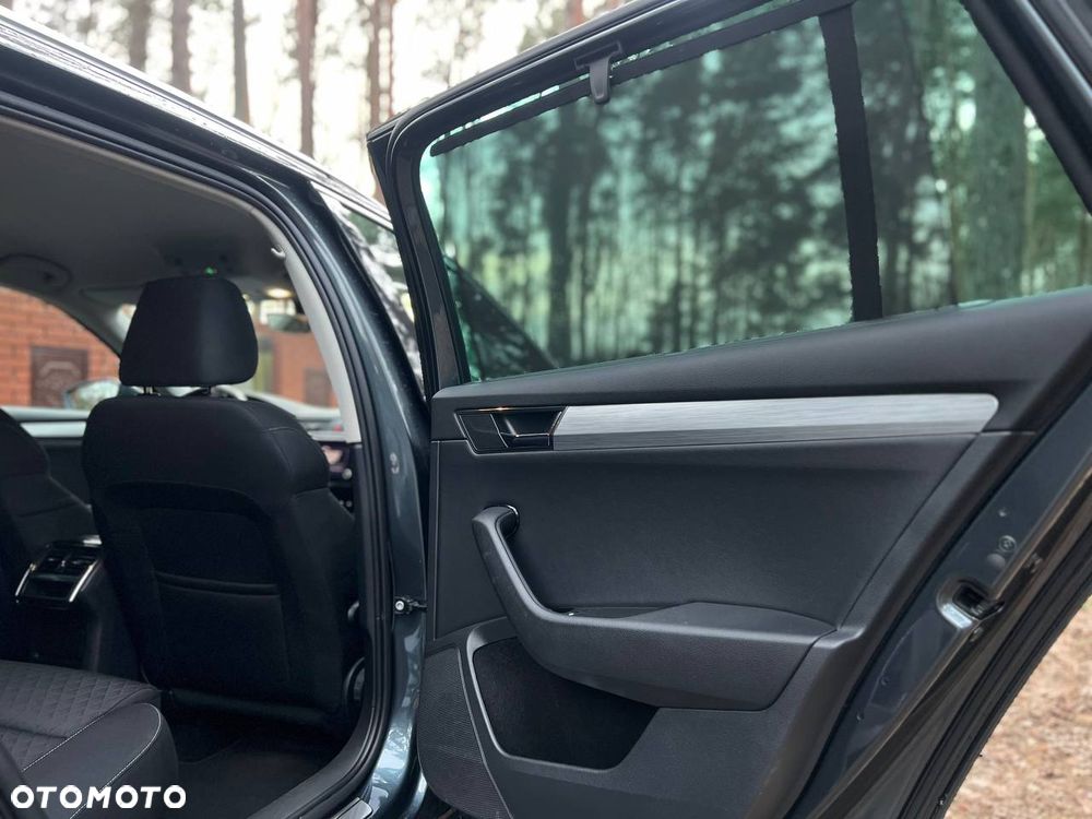 Skoda Superb 1.6 TDI Ambition DSG - 14